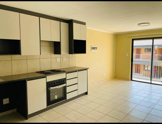 3 BEDROOM APARTMENT FOR SALE IN CLOVERDENE
